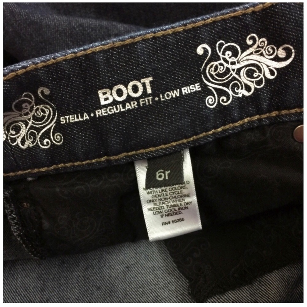 EXPRESS Stella Regular Fit Low Waist Dark Wash Size 6r Excellent Condition